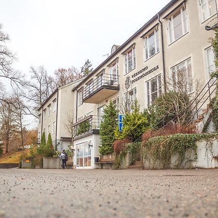 Vaernamo Folkhoegskolas Vandrarhem Kültér fotó